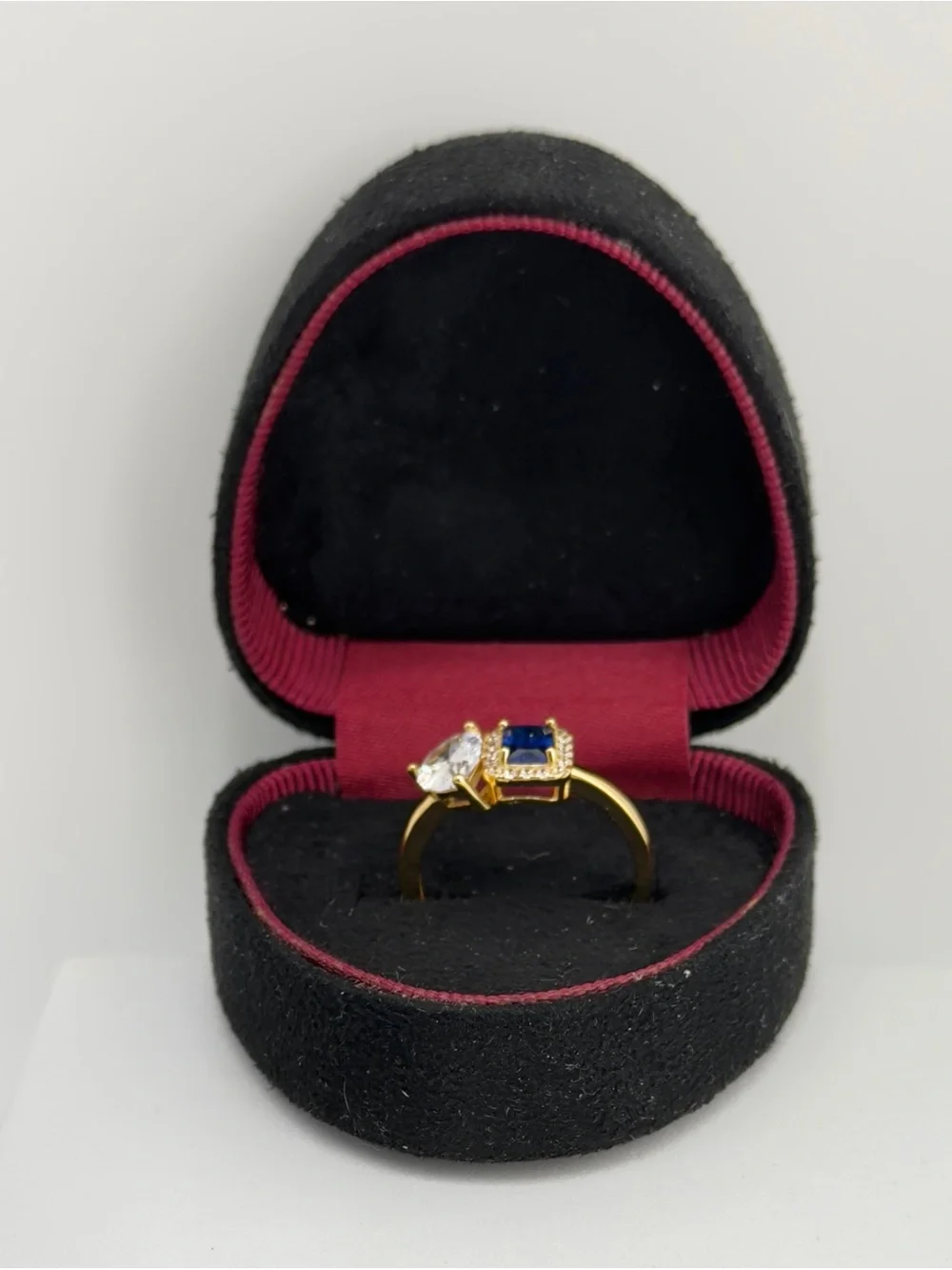 N/A elegant gold